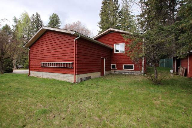 217 6th St, House detached with 5 bedrooms, 3 bathrooms and 4 parking in Nakusp BC | Image 19