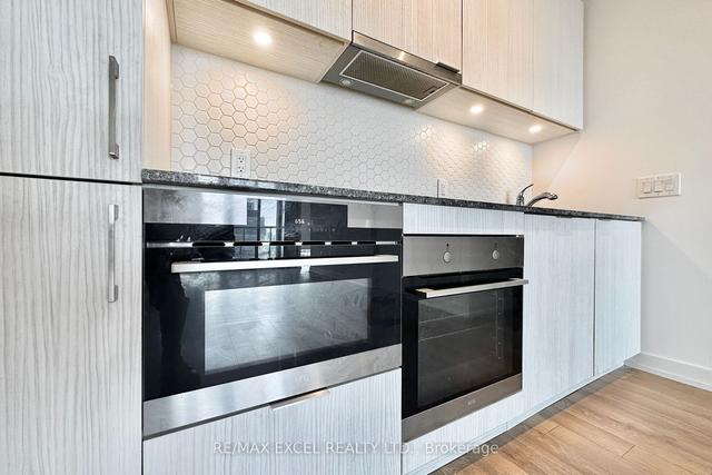 1710 - 158 Front St E, Condo with 1 bedrooms, 1 bathrooms and 0 parking in Toronto ON | Image 3