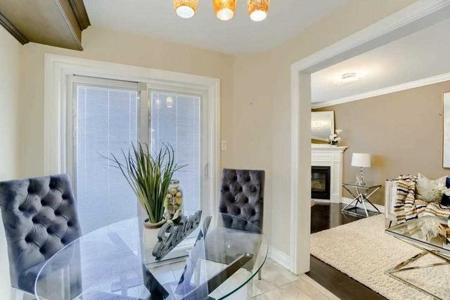 89 Monaco Crt, House attached with 3 bedrooms, 3 bathrooms and 4 parking in Brampton ON | Image 7