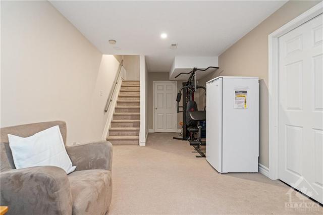 1778 Jersey Street, Townhouse with 3 bedrooms, 2 bathrooms and 3 parking in Ottawa ON | Image 22