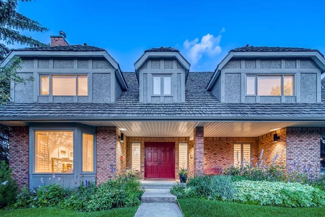 568 Coach Grove Road Sw, House detached with 5 bedrooms, 4 bathrooms and 4 parking in Calgary AB | Image 1