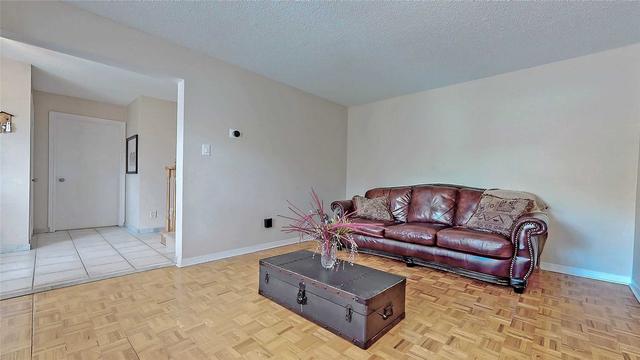 37 Afton Cres, House detached with 3 bedrooms, 4 bathrooms and 5 parking in Vaughan ON | Image 7