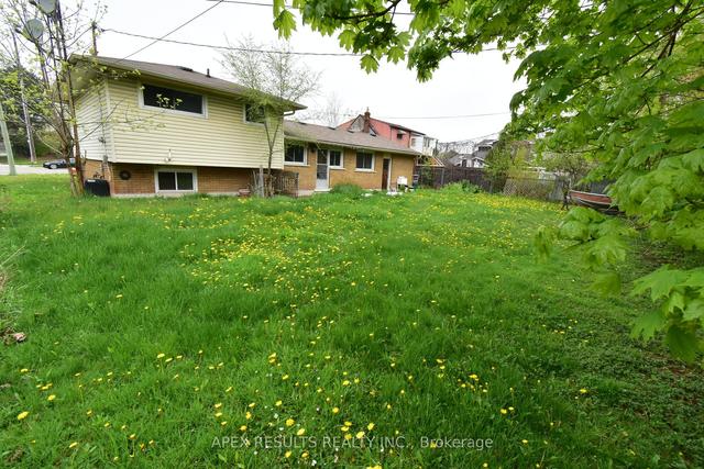 5128 New St, House detached with 3 bedrooms, 1 bathrooms and 5 parking in Burlington ON | Image 16