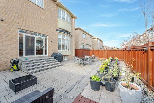 301 Chatfield Dr, House detached with 4 bedrooms, 5 bathrooms and 4 parking in Vaughan ON | Image 30