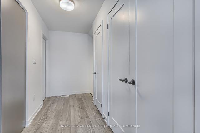 221 W Oak Trl, Townhouse with 2 bedrooms, 2 bathrooms and 2 parking in Kitchener ON | Image 38