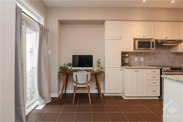 814 Fletcher Cir, Townhouse with 3 bedrooms, 3 bathrooms and 3 parking in Ottawa ON | Image 8