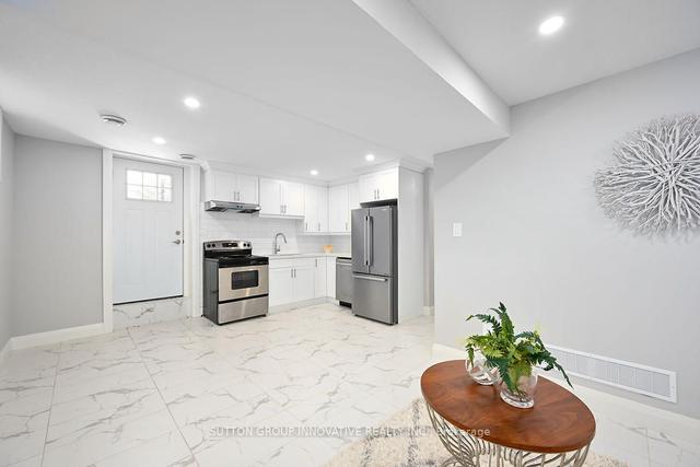 8 First St S, House detached with 3 bedrooms, 3 bathrooms and 3 parking in Hamilton ON | Image 27