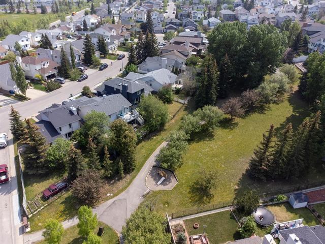 162 Macewan Ridge Circle Nw, House detached with 4 bedrooms, 3 bathrooms and 4 parking in Calgary AB | Image 3
