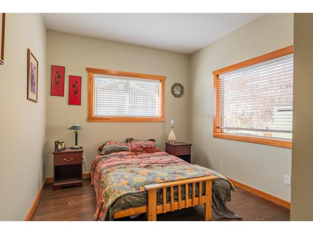 3558 Sprague St, House detached with 3 bedrooms, 4 bathrooms and null parking in Central Kootenay D BC | Image 62