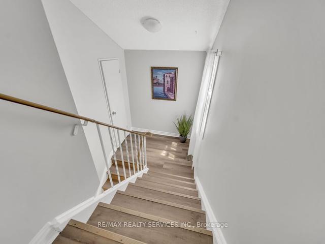 2 - 415 Keats Way, Townhouse with 4 bedrooms, 3 bathrooms and 1 parking in Waterloo ON | Image 13