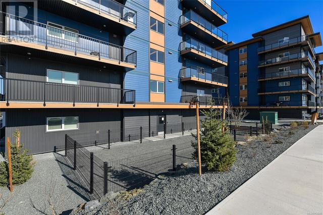 102 - 2461 Gateway Rd, Condo with 2 bedrooms, 2 bathrooms and 1 parking in Langford BC | Image 25