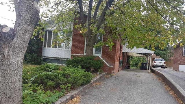 17 Minnowburn St, House detached with 3 bedrooms, 2 bathrooms and 2 parking in Toronto ON | Image 6