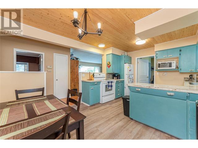 309 Baird Ave, House detached with 2 bedrooms, 2 bathrooms and 1 parking in Enderby BC | Image 4