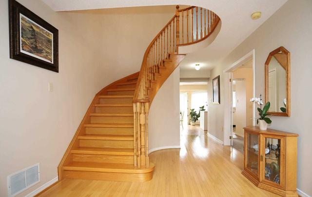 358 Binns Ave, House detached with 4 bedrooms, 3 bathrooms and 6 parking in Newmarket ON | Image 34