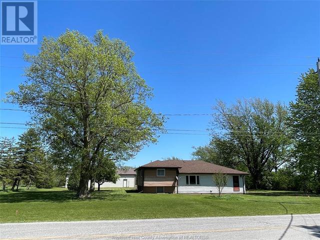 4140 7th Conc, House detached with 3 bedrooms, 1 bathrooms and null parking in Windsor ON | Image 1