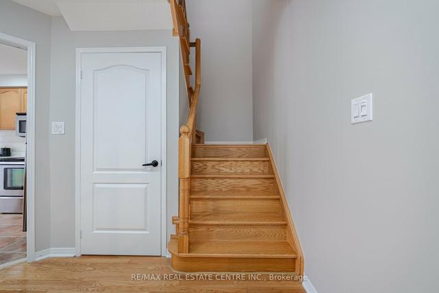 170 Cathedral Dr, House attached with 3 bedrooms, 3 bathrooms and 2 parking in Whitby ON | Image 10