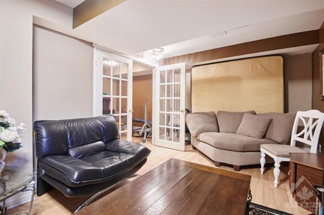 12 Woodpark Way, Townhouse with 4 bedrooms, 3 bathrooms and 3 parking in Ottawa ON | Image 21