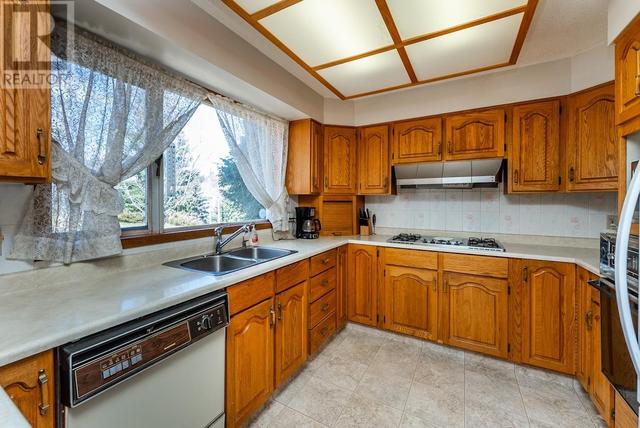 2436 W Knell Rd, House detached with 4 bedrooms, 3 bathrooms and null parking in Prince George BC | Image 12
