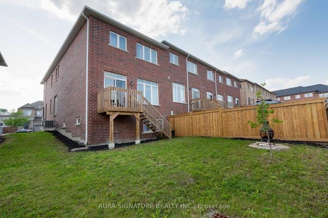 134 Fortis Cres, House attached with 4 bedrooms, 3 bathrooms and 3 parking in Bradford West Gwillimbury ON | Image 24