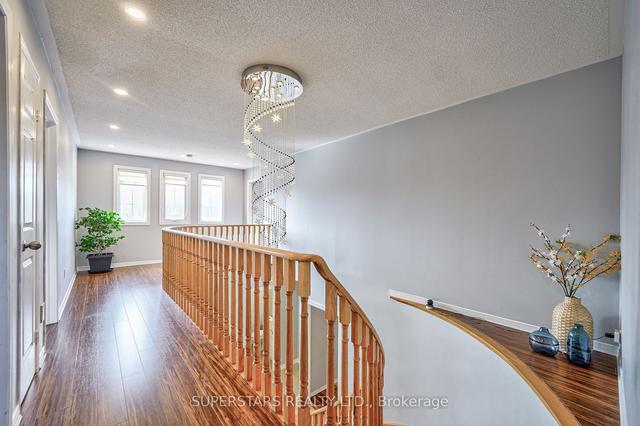 115 Keffer Cir, House detached with 4 bedrooms, 4 bathrooms and 6 parking in Newmarket ON | Image 11
