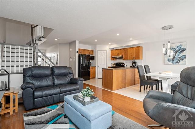 1778 Jersey Street, Townhouse with 3 bedrooms, 2 bathrooms and 3 parking in Ottawa ON | Image 6