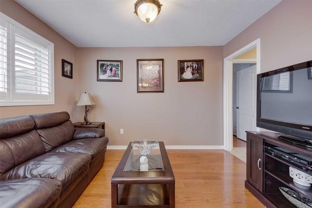 1301 Perniegie Cres, House detached with 3 bedrooms, 2 bathrooms and 2 parking in Innisfil ON | Image 6