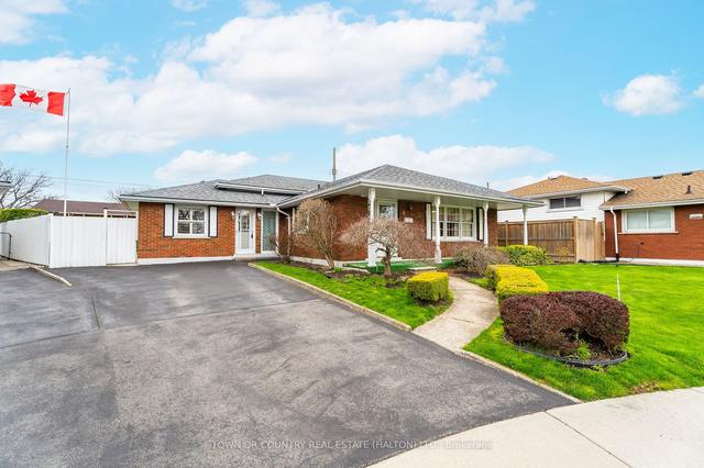 6 Crozier Ct, House detached with 3 bedrooms, 2 bathrooms and 2 parking in Hamilton ON | Image 12