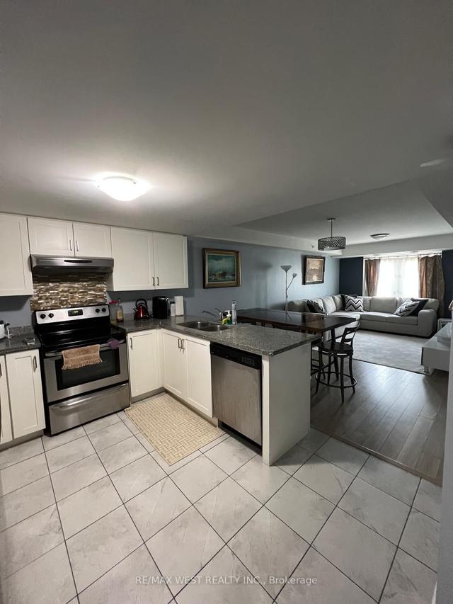 401 - 64 Frederick Dr, Condo with 3 bedrooms, 2 bathrooms and 1 parking in Guelph ON | Image 11