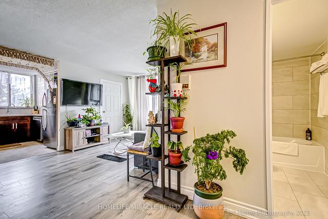 215 - 100 Wingarden Ct, Condo with 2 bedrooms, 2 bathrooms and 1 parking in Toronto ON | Image 25