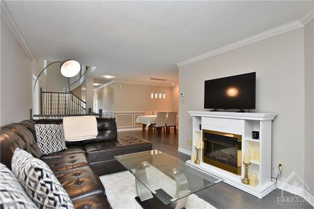 47 Grandcourt Dr, Townhouse with 3 bedrooms, 3 bathrooms and 2 parking in Ottawa ON | Image 7
