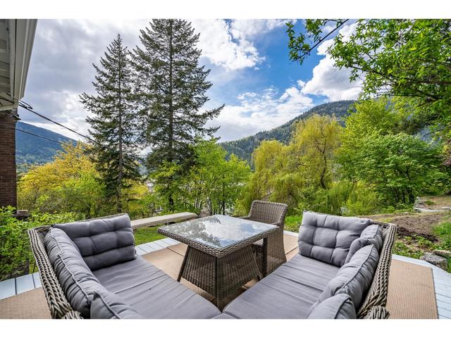 519 Cedar St, House detached with 4 bedrooms, 3 bathrooms and 4 parking in Nelson BC | Image 58