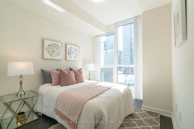 803 - 99 John St, Condo with 3 bedrooms, 2 bathrooms and 1 parking in Toronto ON | Image 2