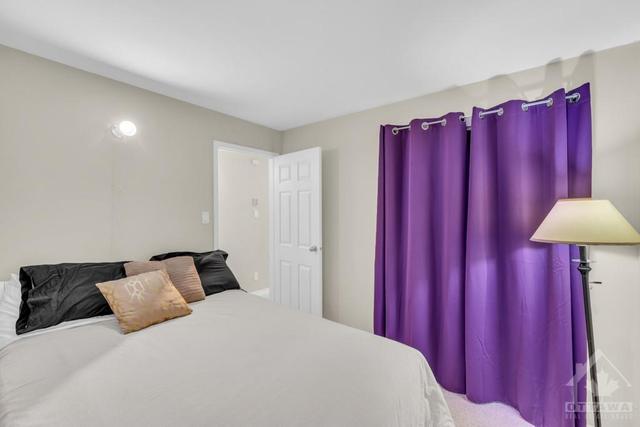 205 Mart Cir, House attached with 3 bedrooms, 2 bathrooms and 1 parking in Ottawa ON | Image 26