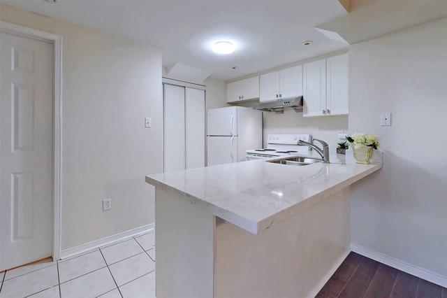 18 - 42 Pinery Tr, Townhouse with 2 bedrooms, 1 bathrooms and 1 parking in Toronto ON | Image 3