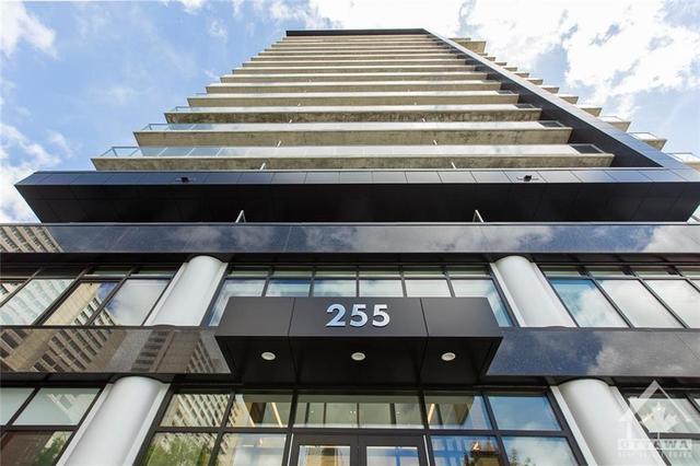 110 - 255 Bay Street, Condo with 0 bedrooms, 1 bathrooms and null parking in Ottawa ON | Image 1