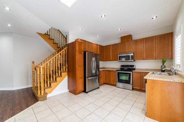 3119 Hedges Dr, House detached with 4 bedrooms, 3 bathrooms and 4 parking in Burlington ON | Image 2