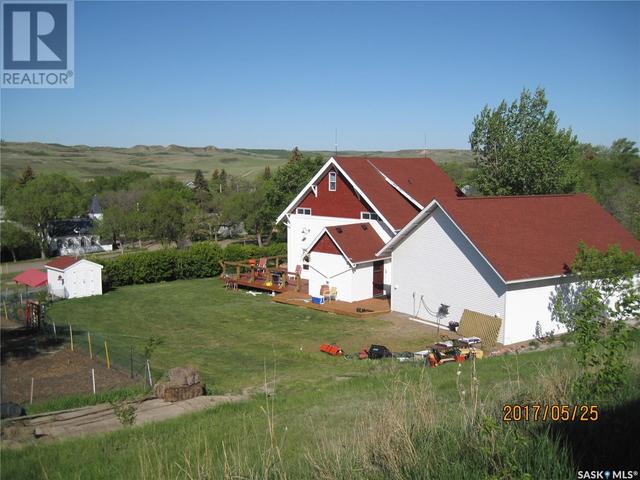 2015 1st St N, House detached with 2 bedrooms, 3 bathrooms and null parking in Rockglen SK | Image 47