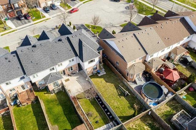89 Monaco Crt, House attached with 3 bedrooms, 3 bathrooms and 4 parking in Brampton ON | Image 35