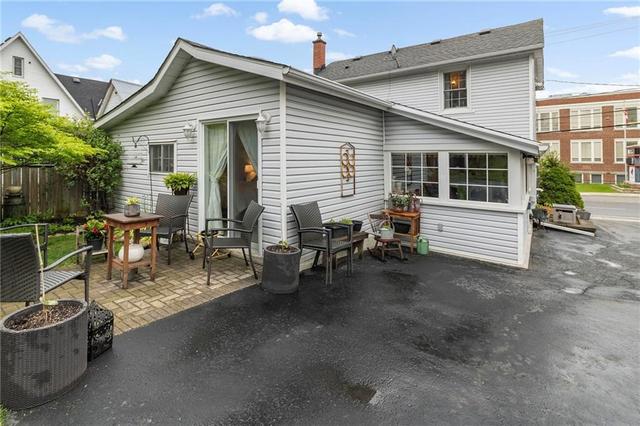 93 Pearl St E, House detached with 3 bedrooms, 1 bathrooms and 3 parking in Brockville ON | Image 5