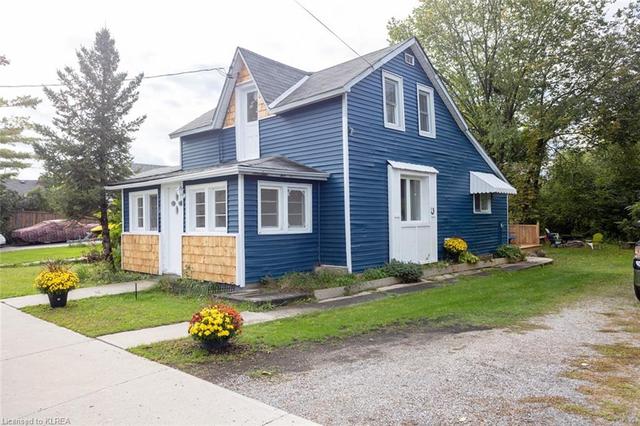 19 Prince St E, House detached with 3 bedrooms, 1 bathrooms and 4 parking in Kawartha Lakes ON | Image 21