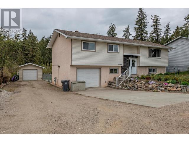 3965 Schubert Rd, House detached with 4 bedrooms, 2 bathrooms and 5 parking in Armstrong BC | Image 3