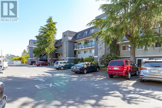 29 - 840 Craigflower Rd, House attached with 2 bedrooms, 2 bathrooms and 1 parking in Esquimalt BC | Image 2