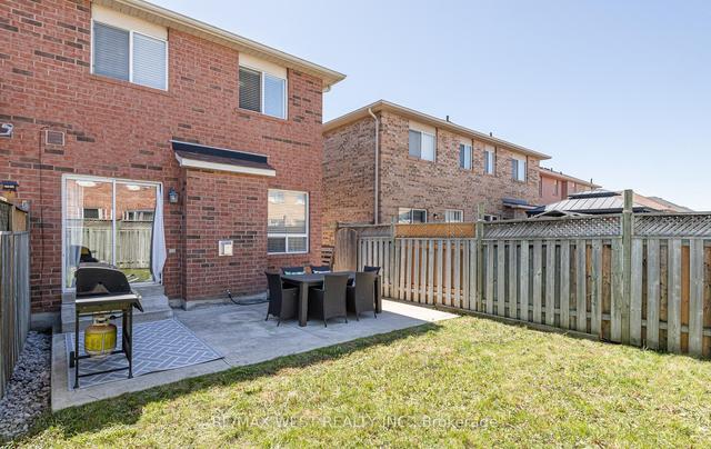 100 Lake Louise Dr, House semidetached with 4 bedrooms, 3 bathrooms and 3 parking in Brampton ON | Image 32