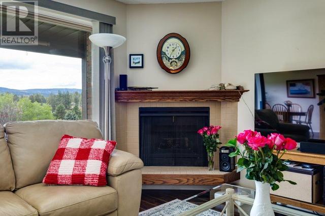 2226 Golf Course Dr, House attached with 2 bedrooms, 2 bathrooms and 2 parking in West Kelowna BC | Image 11