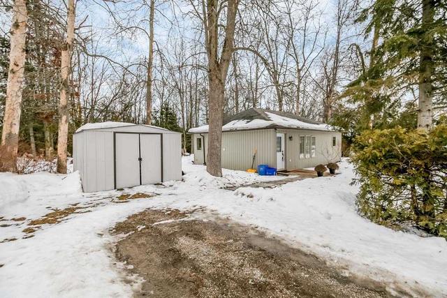 2761 Ireton St, House detached with 3 bedrooms, 1 bathrooms and 4 parking in Innisfil ON | Image 11