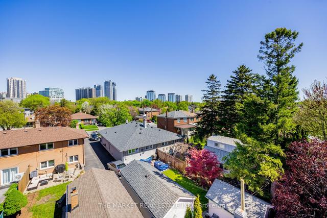 26 Lobo Mews, House attached with 3 bedrooms, 2 bathrooms and 1 parking in Toronto ON | Image 19
