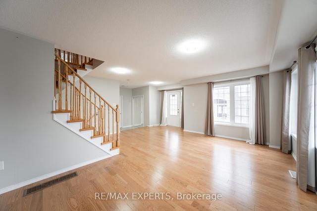 49 Devineridge Ave, House semidetached with 3 bedrooms, 3 bathrooms and 3 parking in Ajax ON | Image 3