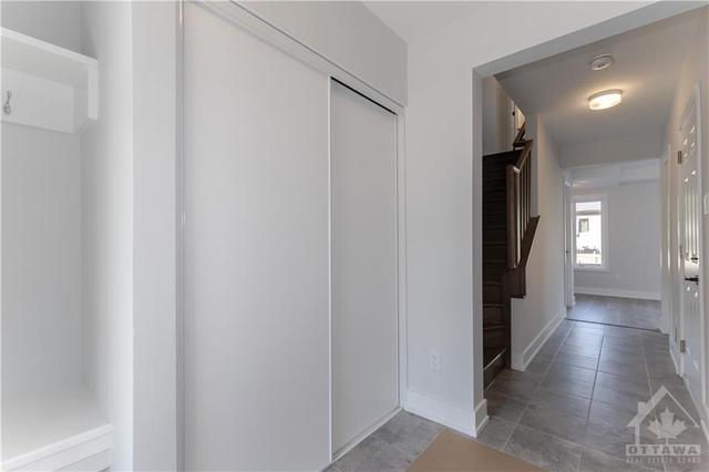 748 Kinstead Private, Townhouse with 3 bedrooms, 3 bathrooms and 2 parking in Ottawa ON | Image 3