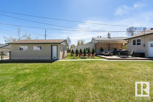 10561 163 St Nw, House detached with 5 bedrooms, 2 bathrooms and null parking in Edmonton AB | Image 40