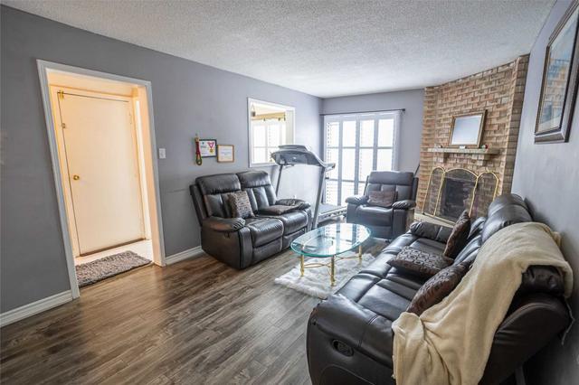 UPPER - 68 Horsham St, House detached with 4 bedrooms, 3 bathrooms and 5 parking in Brampton ON | Image 5